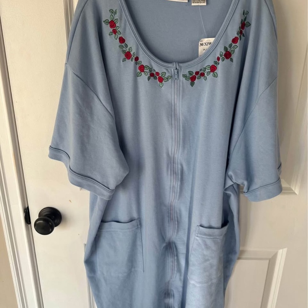 Fashion bug 30/32 5xBlue zipRobe with Floral Embroidery